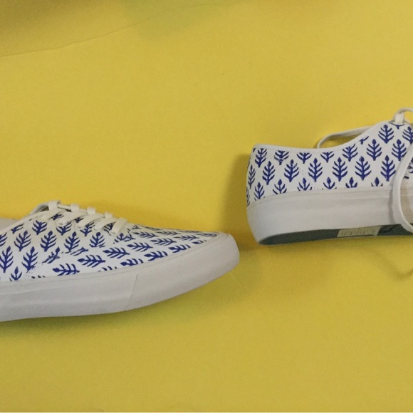 🎉HOST PICK🎈 NIB J. Crew SeaVees SZ Block Print sneakers Sz 11 NEW - Picture 4 of 6
